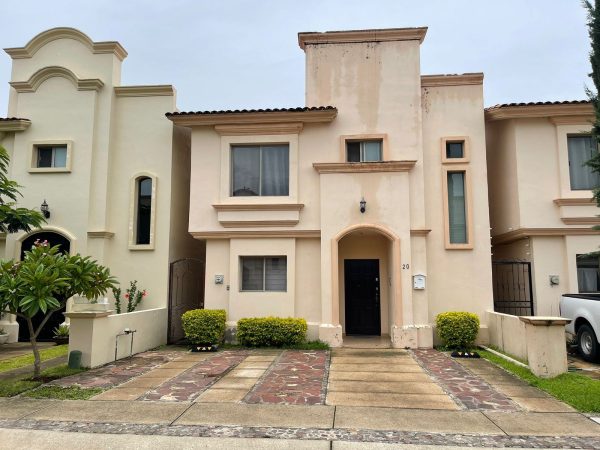 Tu nuevo hogar en Via Monte Soledad, Villa California, Tlajomulco🏡✅