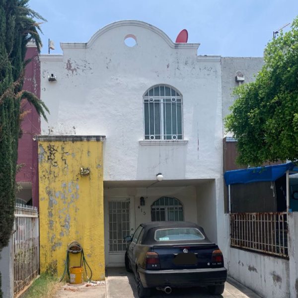Encuentra casa en Calle Eva, Jardines del Edén, Tlajomulco🏡🔑
