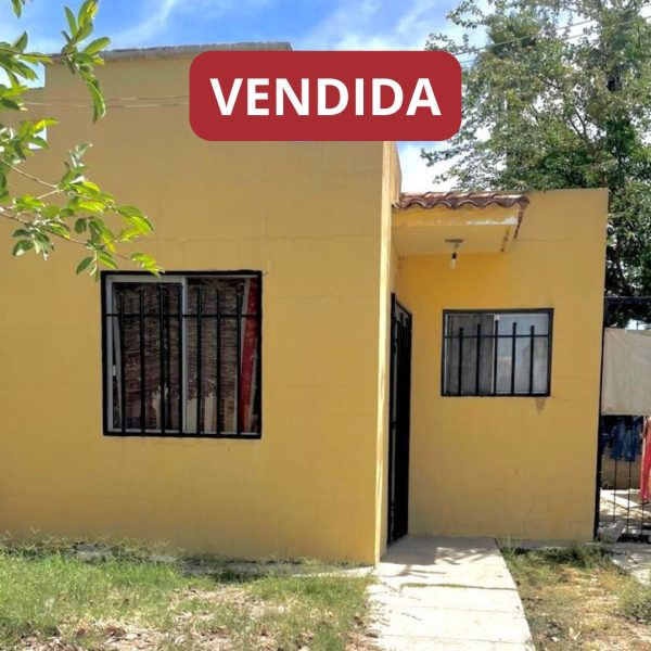 ¡Descubre Casa en Tlajomulco Calle Agua Dulce #131! 🏡🔑