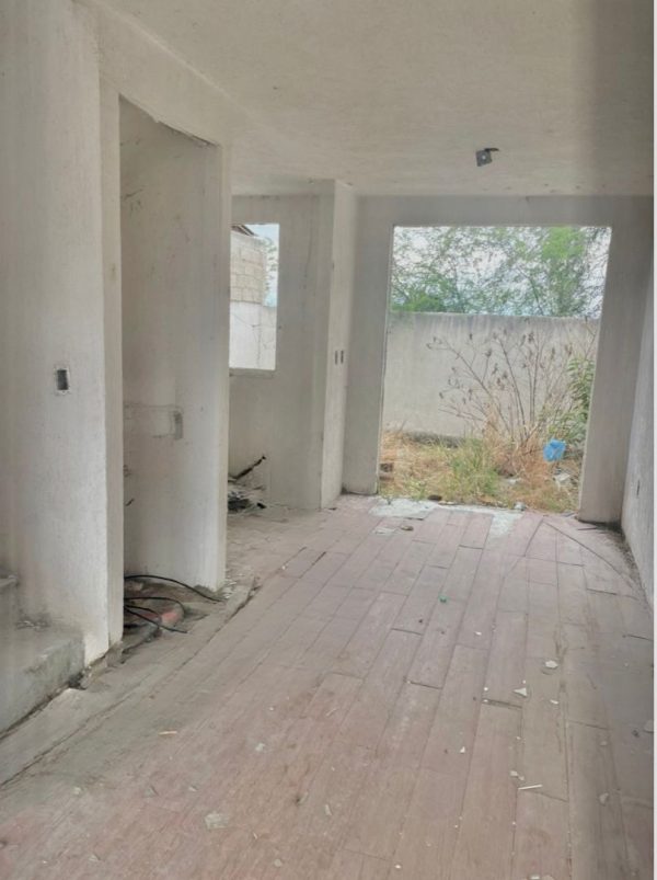 ¡Encuentra vivienda en Calle Campanula #79 Las Lilas, El Salto!🏡🔑