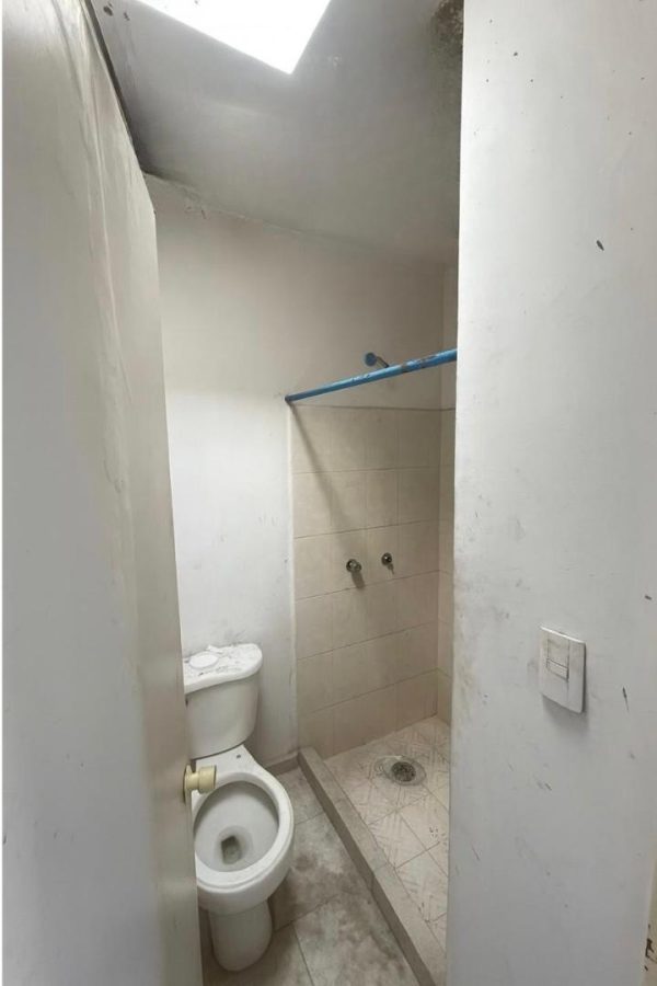 ¡Encuentra vivienda en Cerrada de la noche, Fracc. Rehilete, Celaya, Guanajuato!🏡🔑